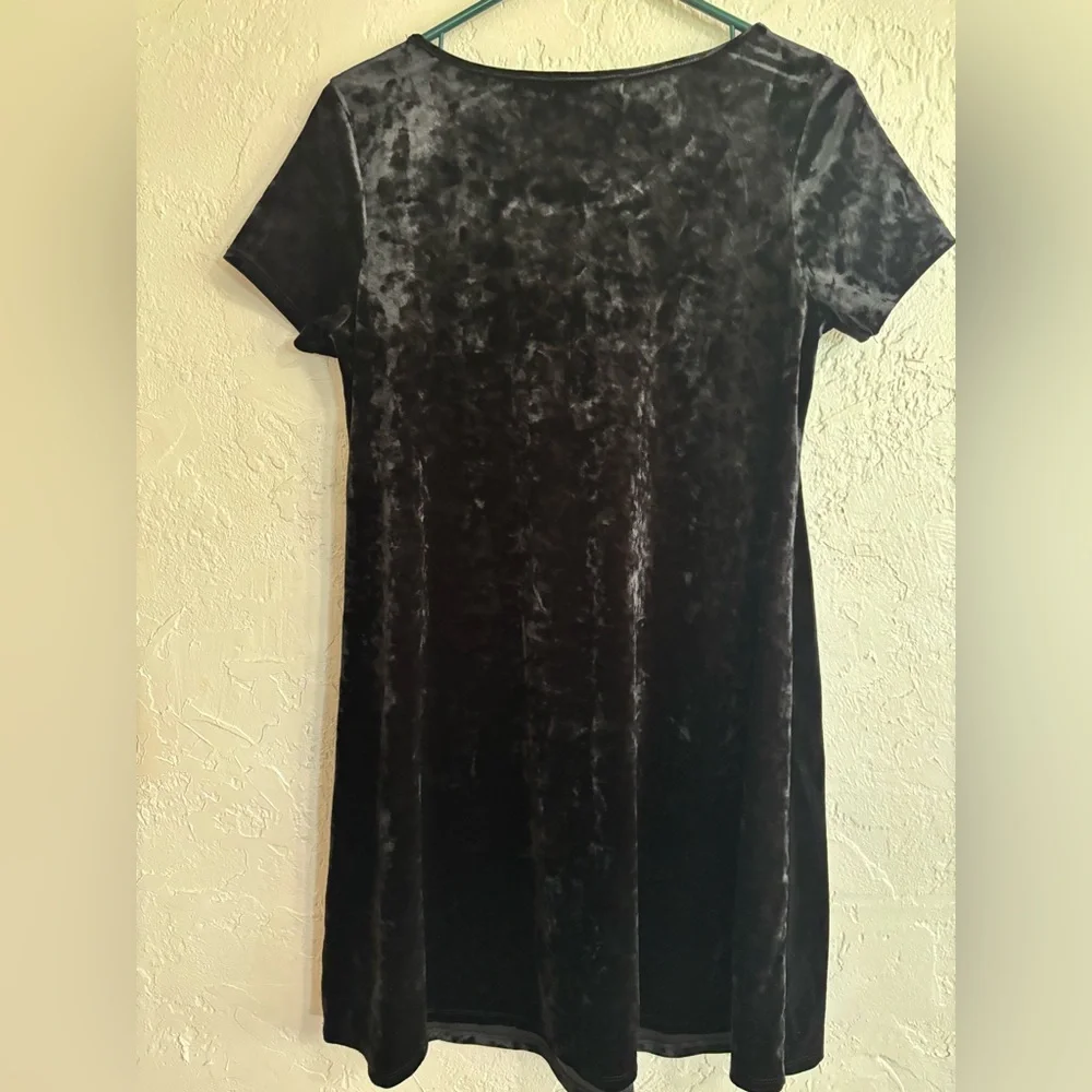 Socialite Crushed Velvet Black Holiday Party Ready Cocktail Dress‎ Medium